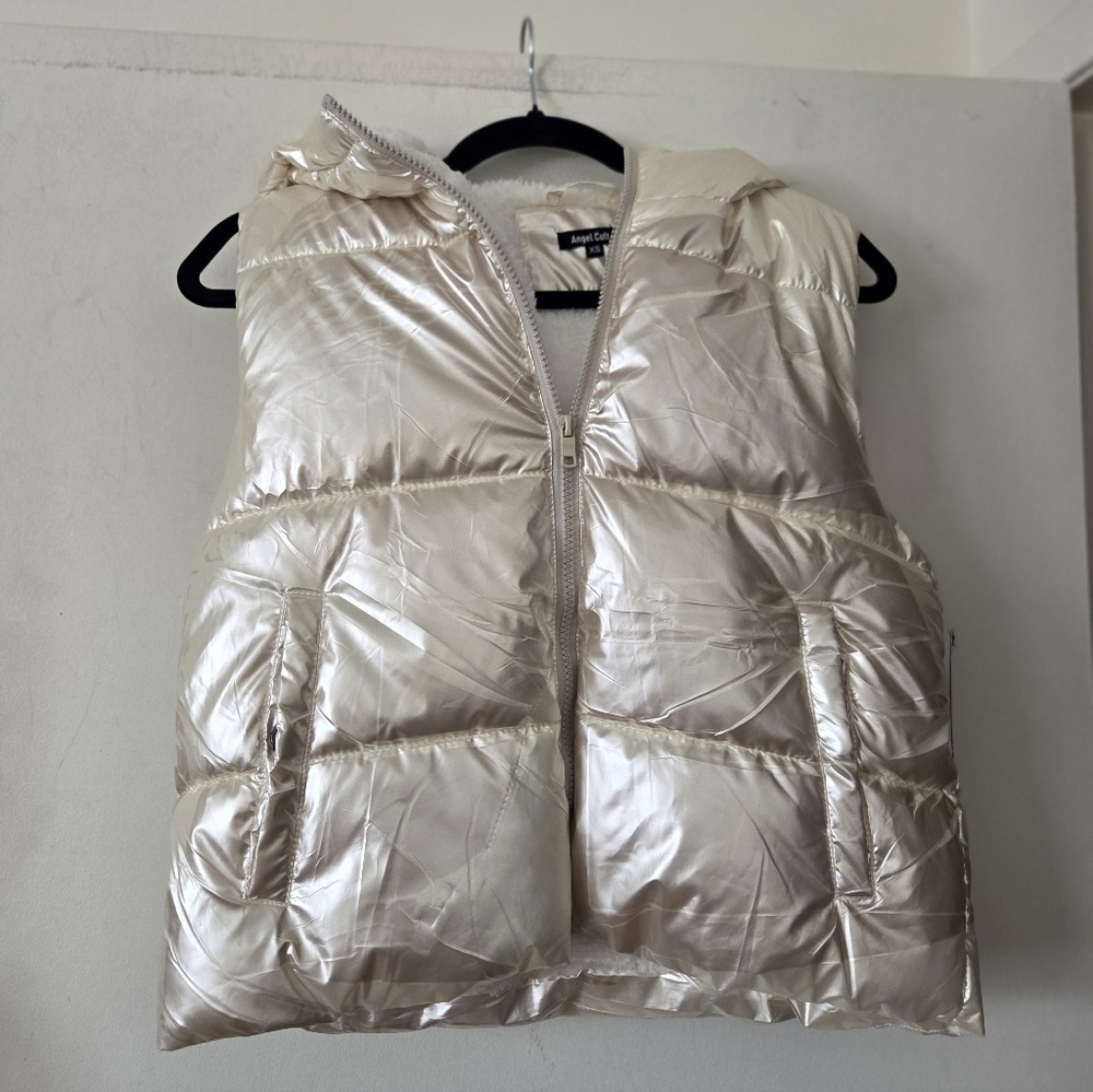 Angel Cult White Metallic Cropped Hooded Puffer Vest NWT